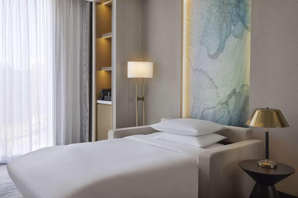 Embassy Suites By Hilton Dubai Business Bay Kamer foto