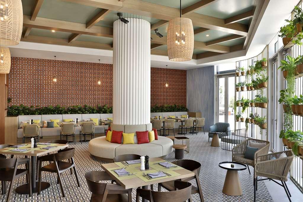 Embassy Suites By Hilton Dubai Business Bay Restaurant foto