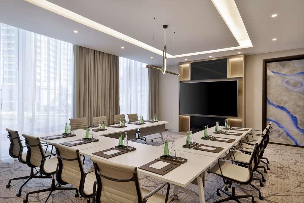 Embassy Suites By Hilton Dubai Business Bay Faciliteiten foto