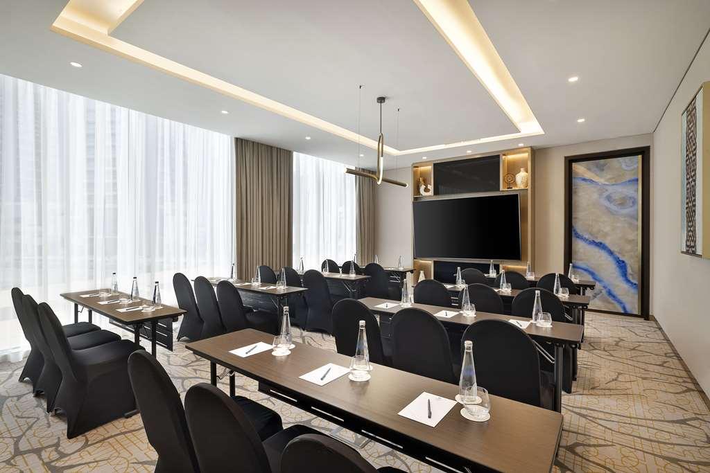 Embassy Suites By Hilton Dubai Business Bay Faciliteiten foto