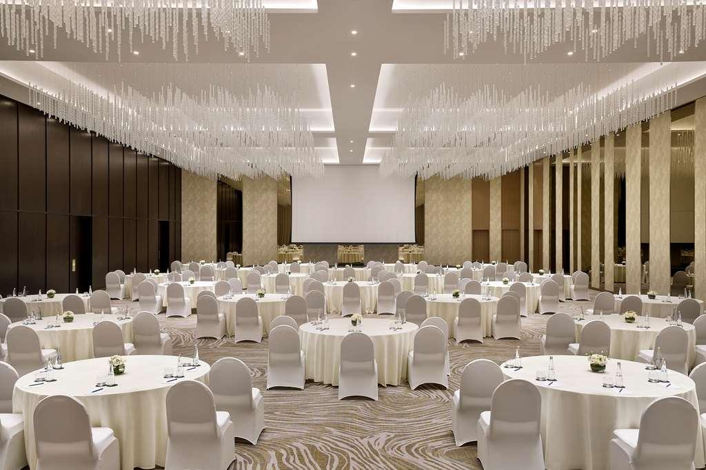 Embassy Suites By Hilton Dubai Business Bay Faciliteiten foto